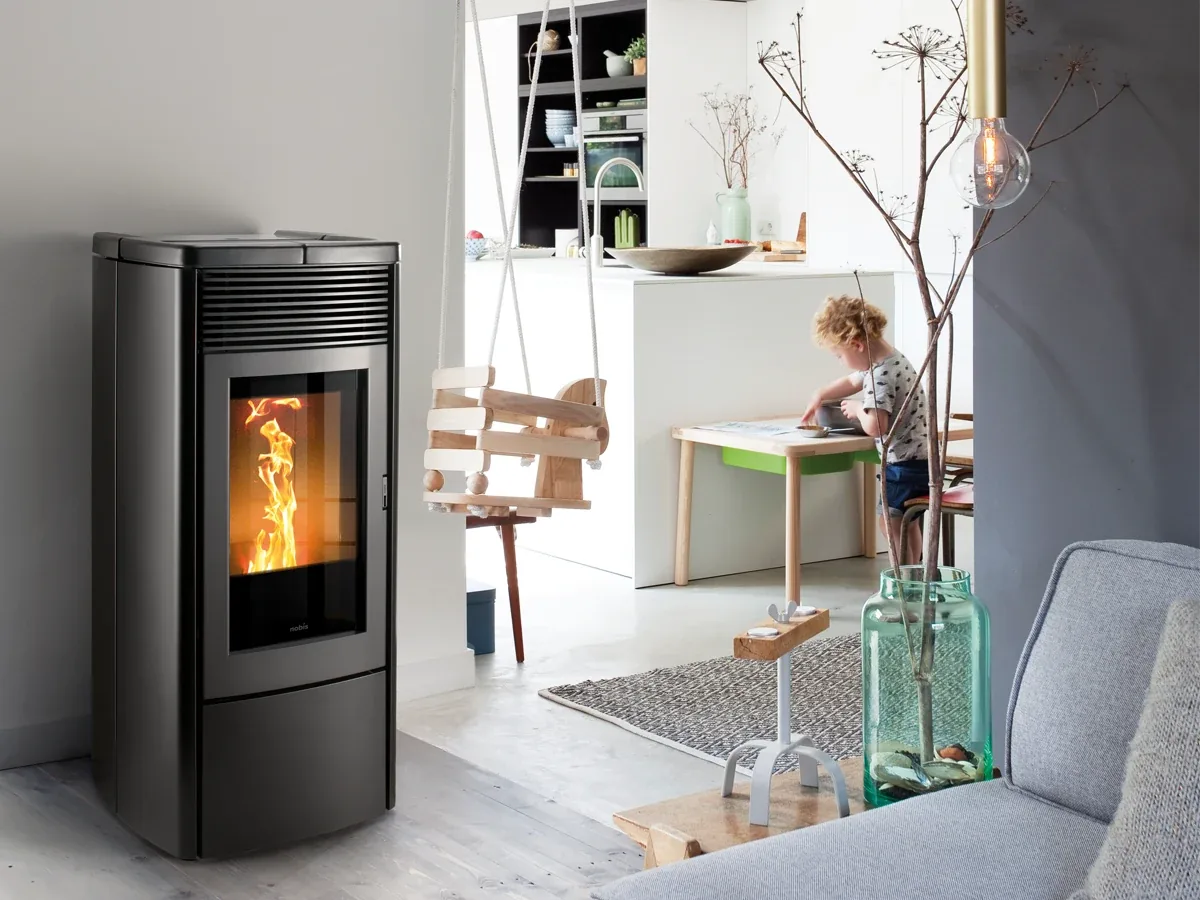 Nobis - A10 Zenith Plus 1 Poêle à granulés Nobis A10 Zenith Plus installé par GM Confort à Salon-de-Provence (Bouches-du-Rhône)